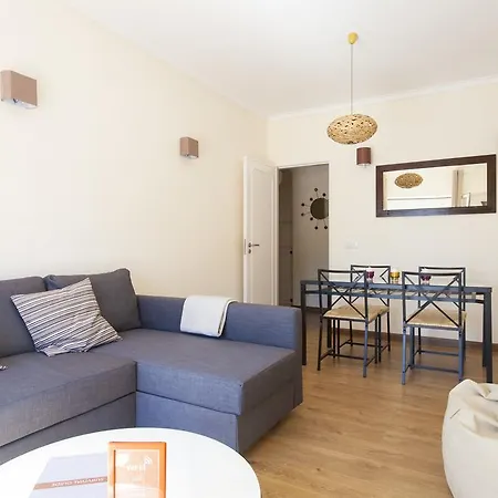 Lapa Terrace Apartment | Rentexperience Daire Lisboa