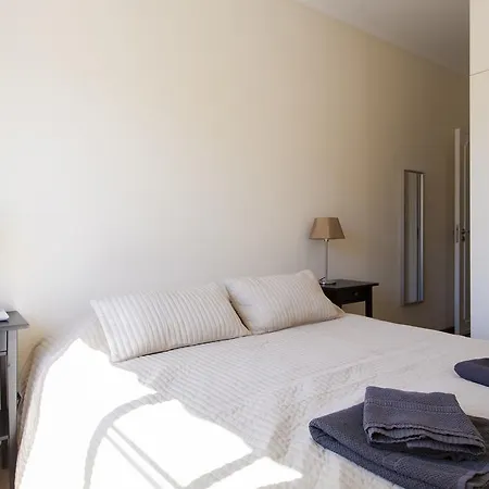 Lapa Terrace Apartment | Rentexperience *